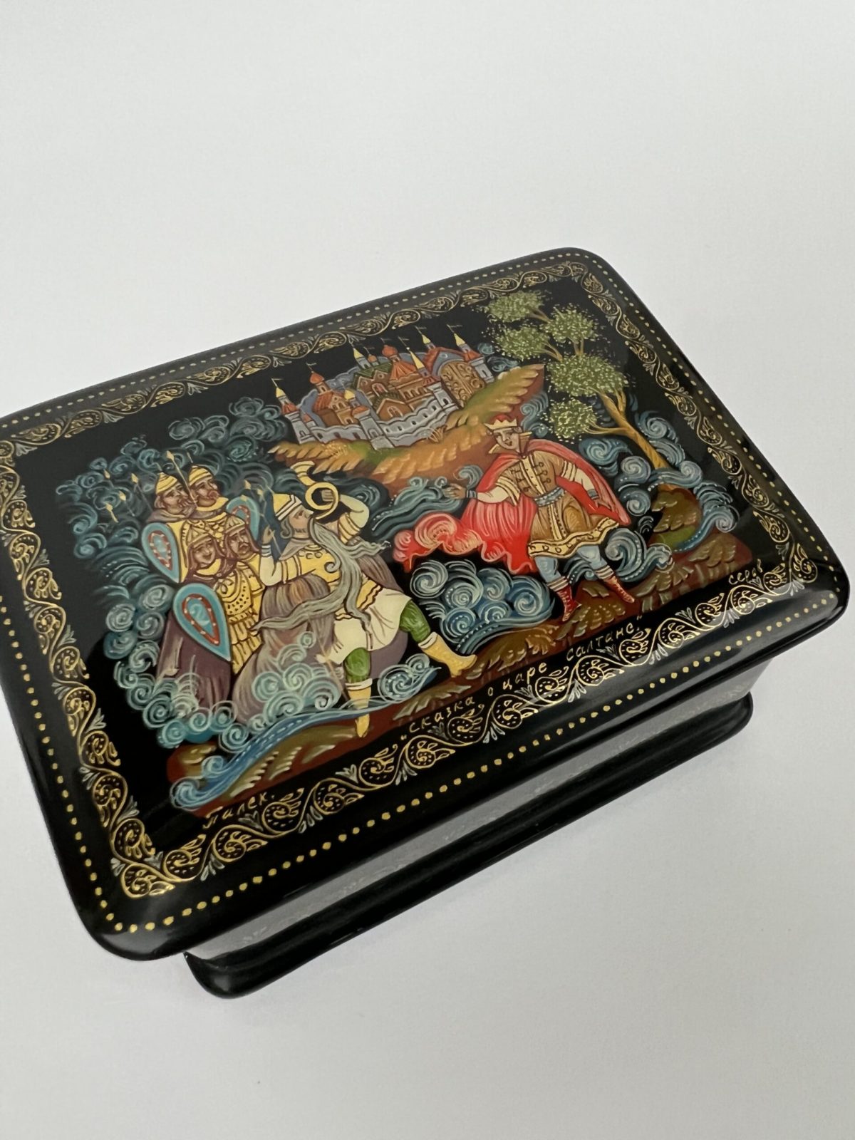№ 104G. Шкатулка лаковая миниатюра « Сказка о Царе Салтане» Палех Авторская Ручная роспись (Размер: 8,5*6,5*4,5 см) — изображение 6