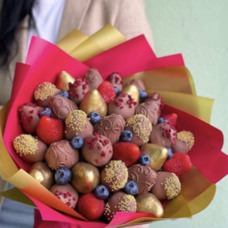 № 238. Букет из клубники в шоколаде и голубики