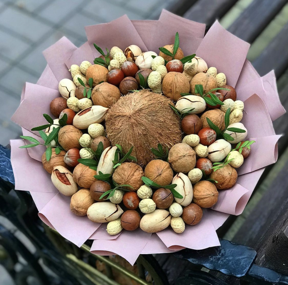 № 371. Букет из орехов и кокоса «Райский вкус»